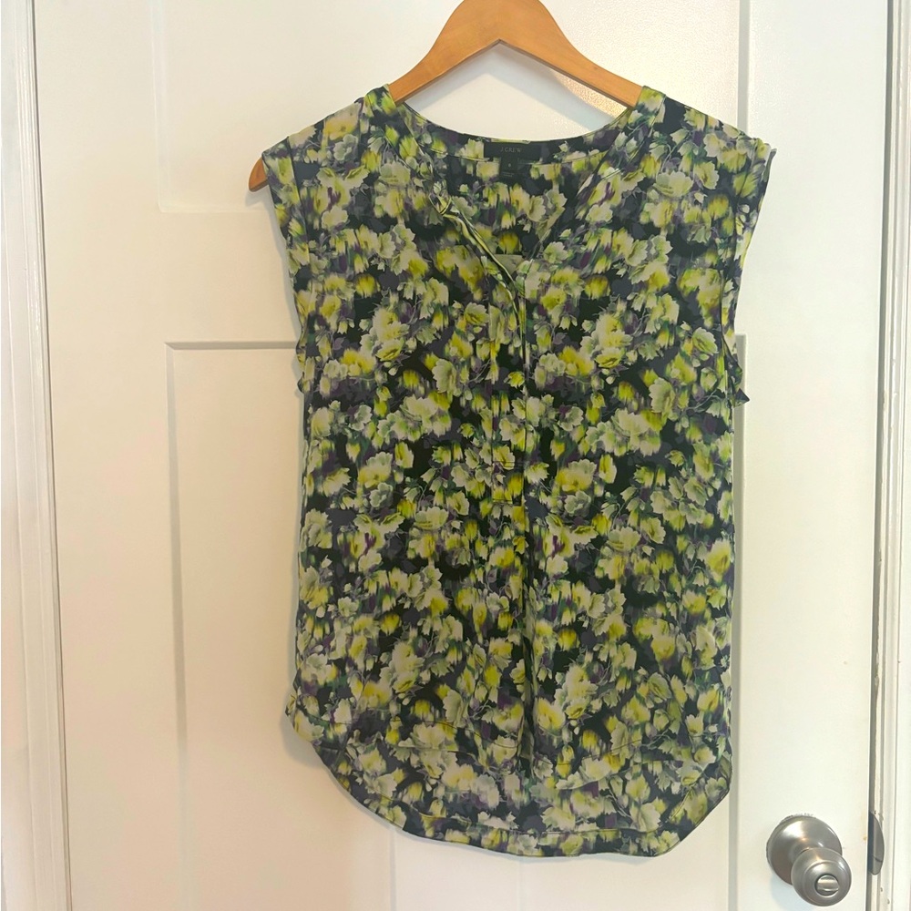 J Crew floral sleeveless silk top with button closure Size 8